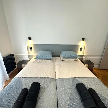 Parisian Luxury Style - Heart Of Montparnasse * París