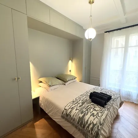 Parisian Luxury Style - Heart Of Montparnasse