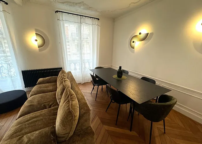Parisian Luxury Style - Heart Of Montparnasse * פריז